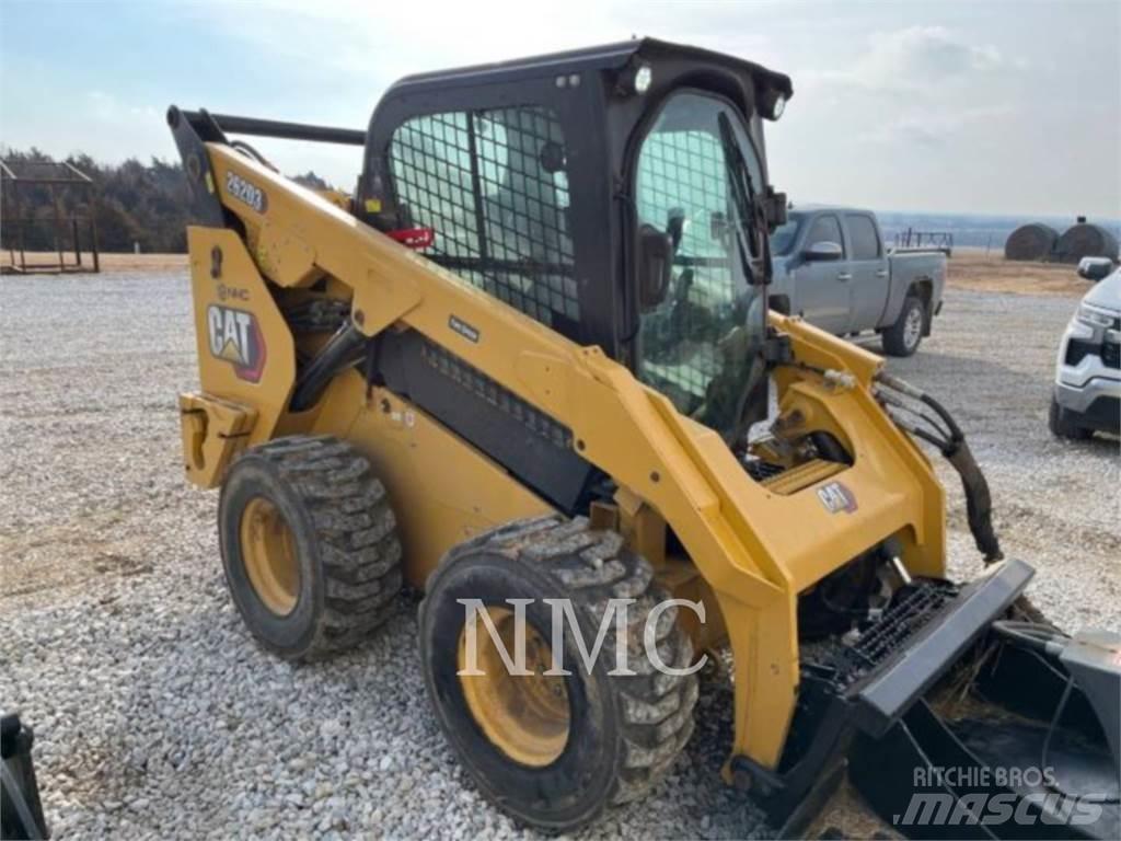 CAT 262D3 Міні-навантажувачі