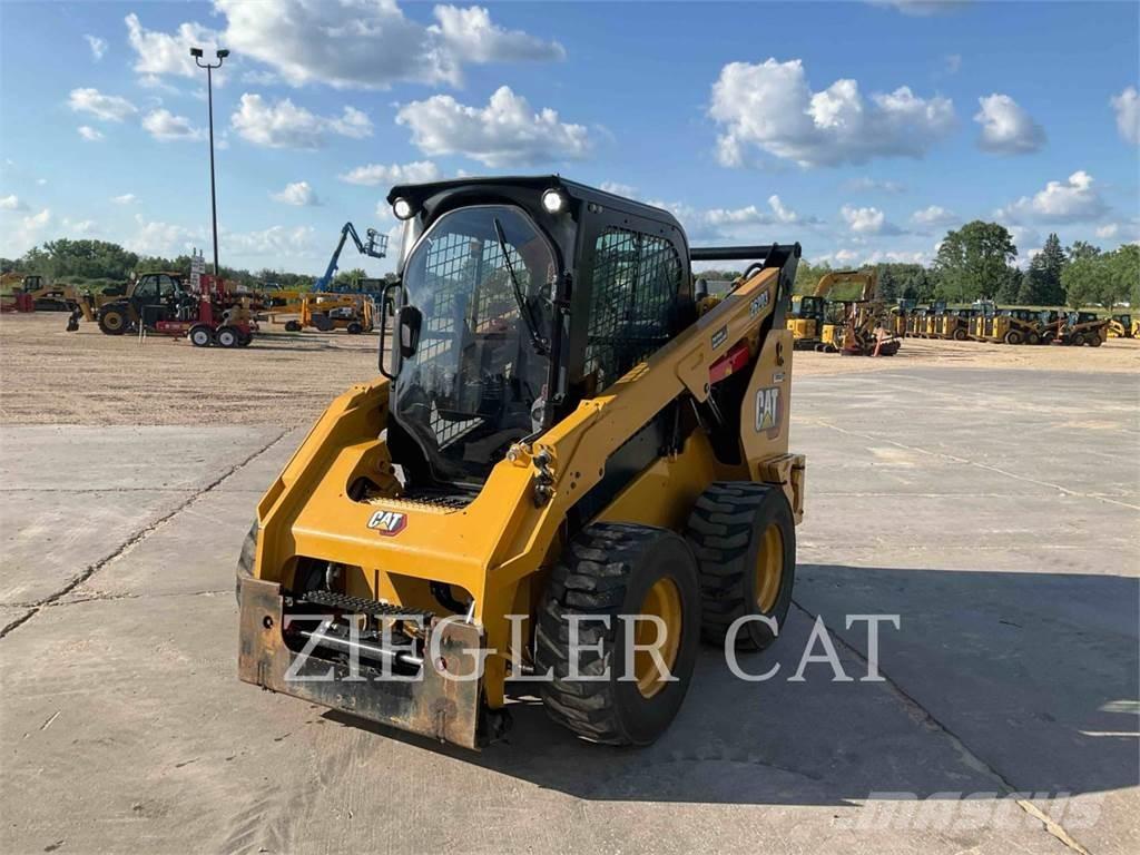 CAT 262D3 Міні-навантажувачі