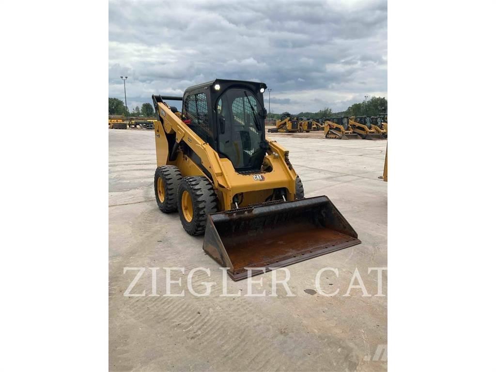 CAT 262D3 Міні-навантажувачі