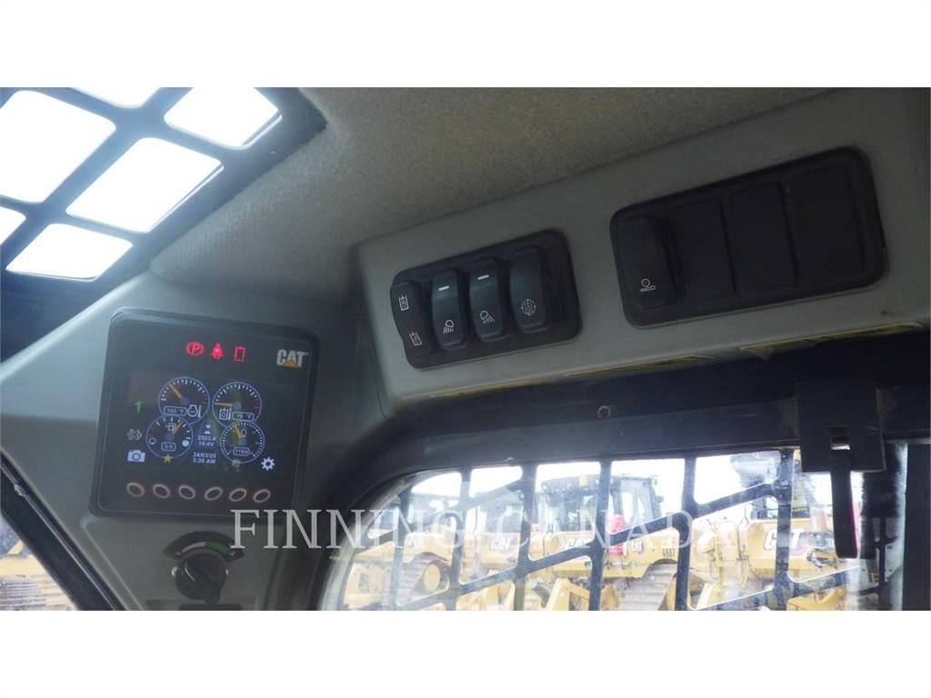 CAT 262D3 Гусеничні вантажники