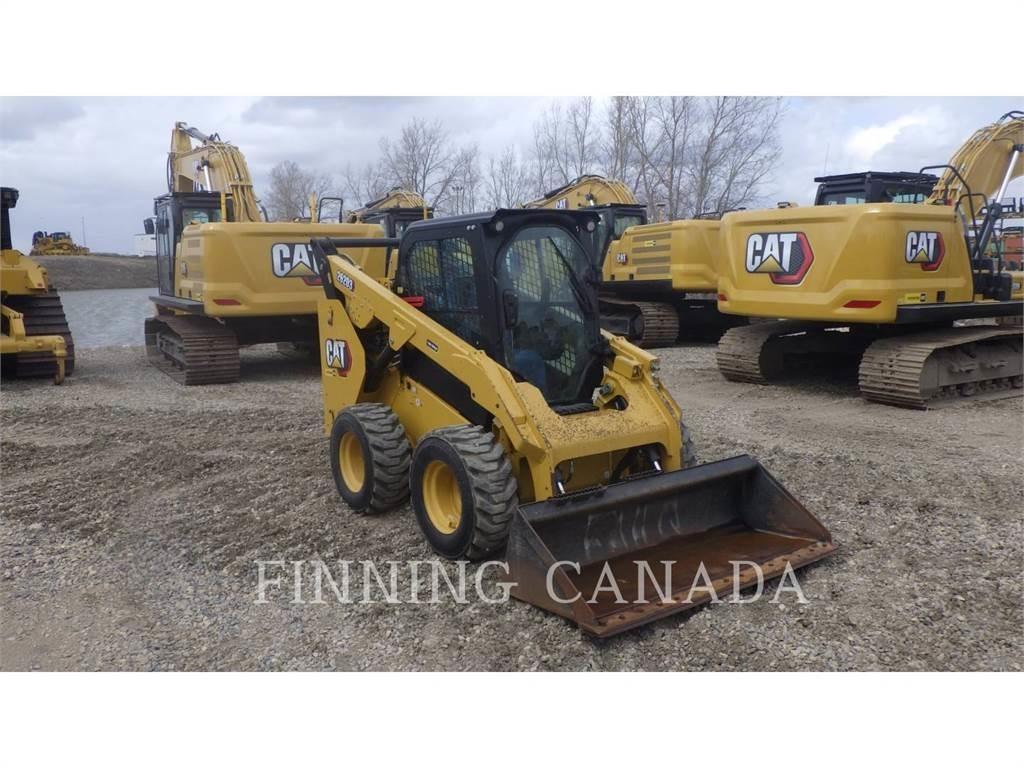 CAT 262D3 Гусеничні вантажники