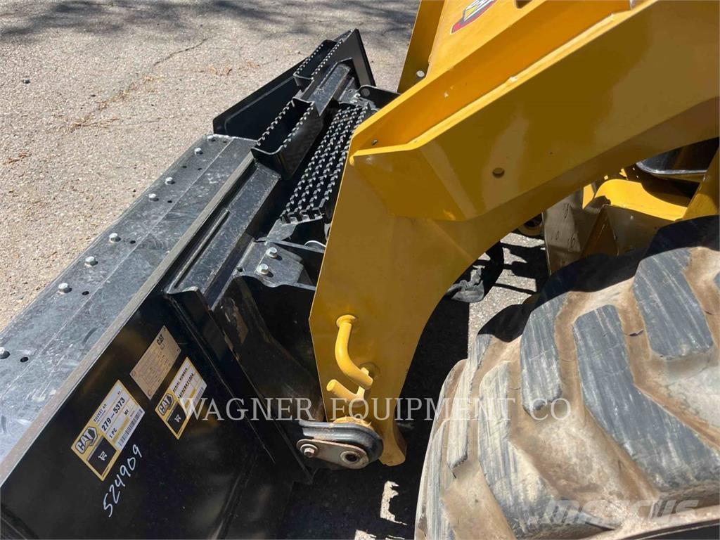 CAT 262D3 Міні-навантажувачі