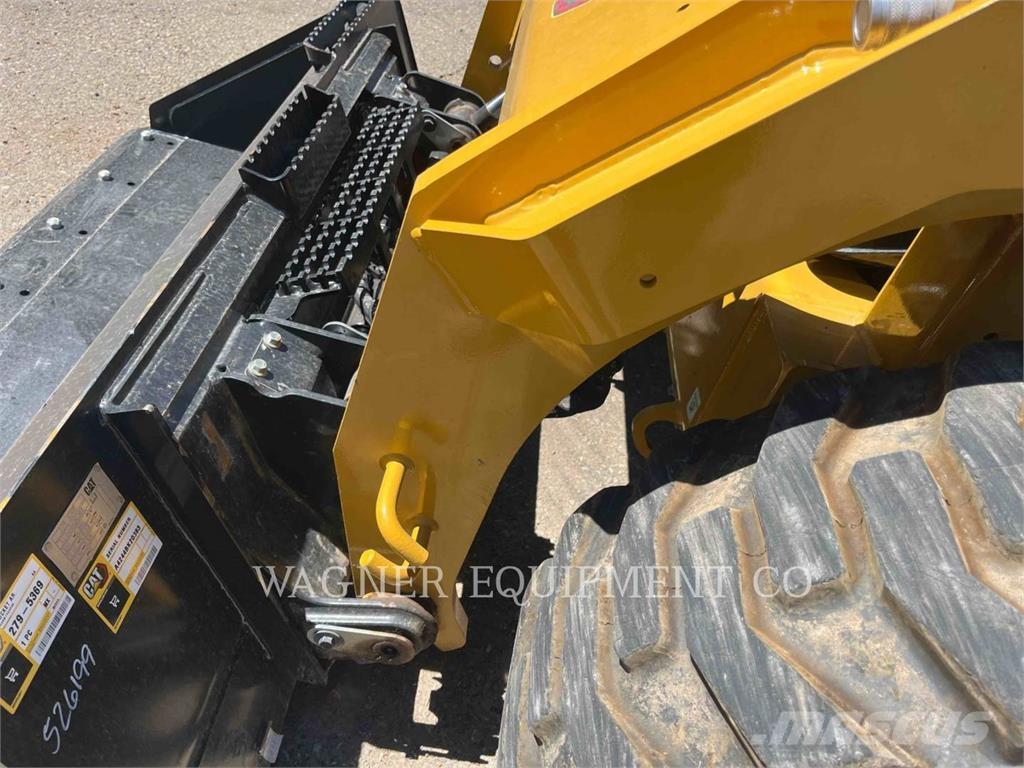 CAT 262D3 Міні-навантажувачі