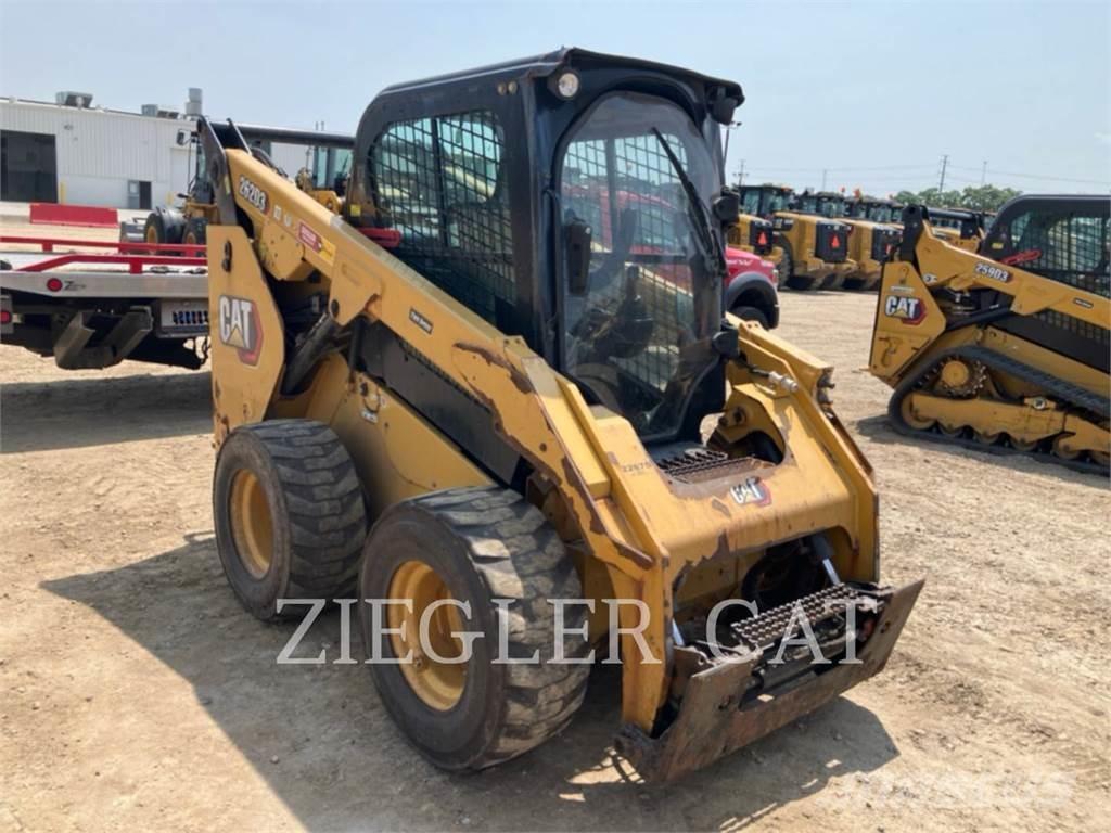 CAT 262D3 Міні-навантажувачі