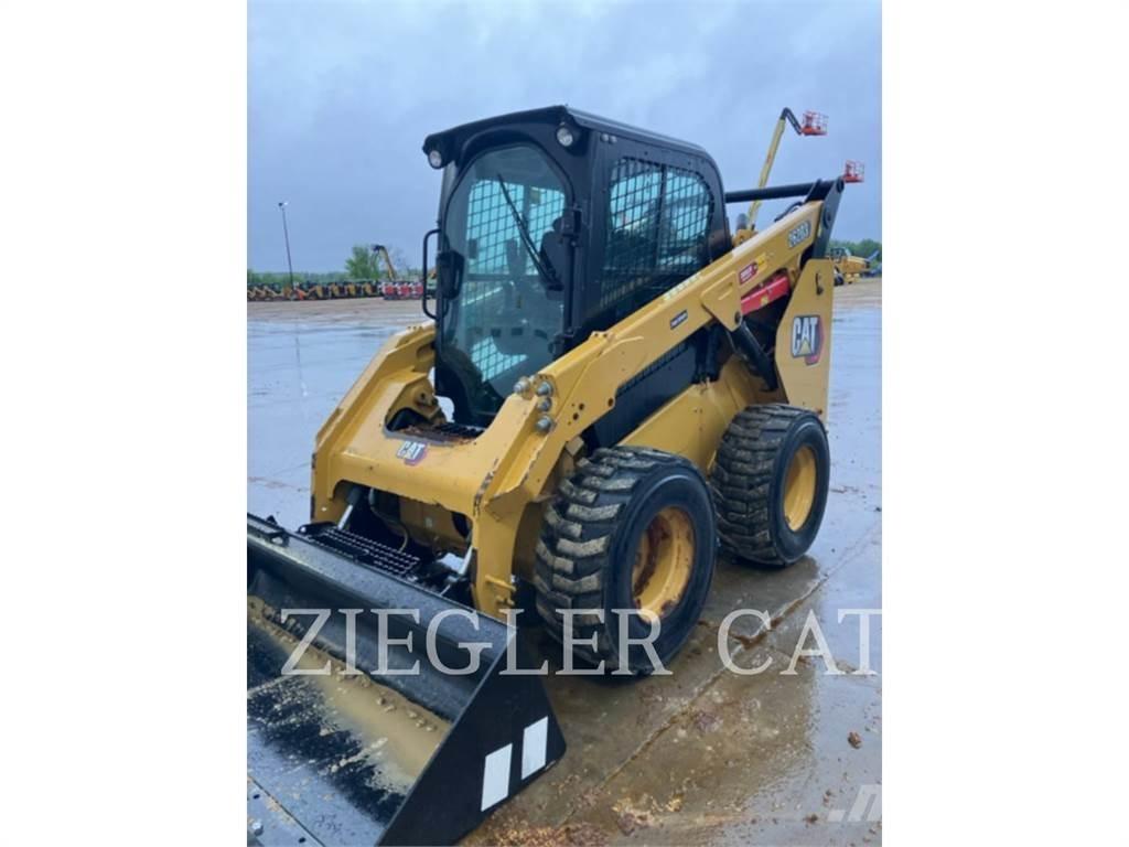 CAT 262D3 Міні-навантажувачі
