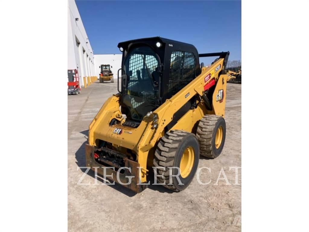 CAT 262D3 Міні-навантажувачі