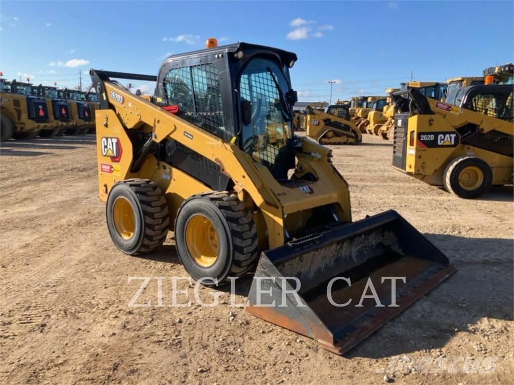 CAT 262D3 Міні-навантажувачі
