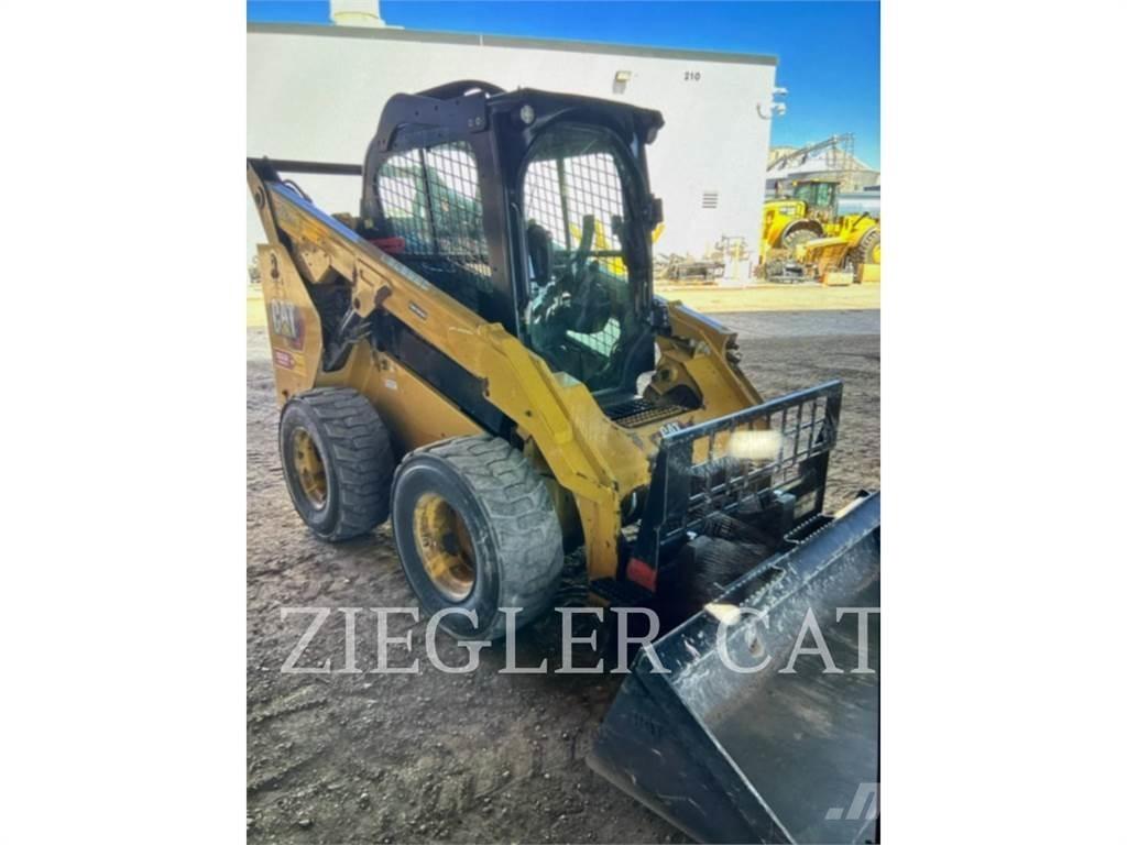 CAT 262D3 Міні-навантажувачі
