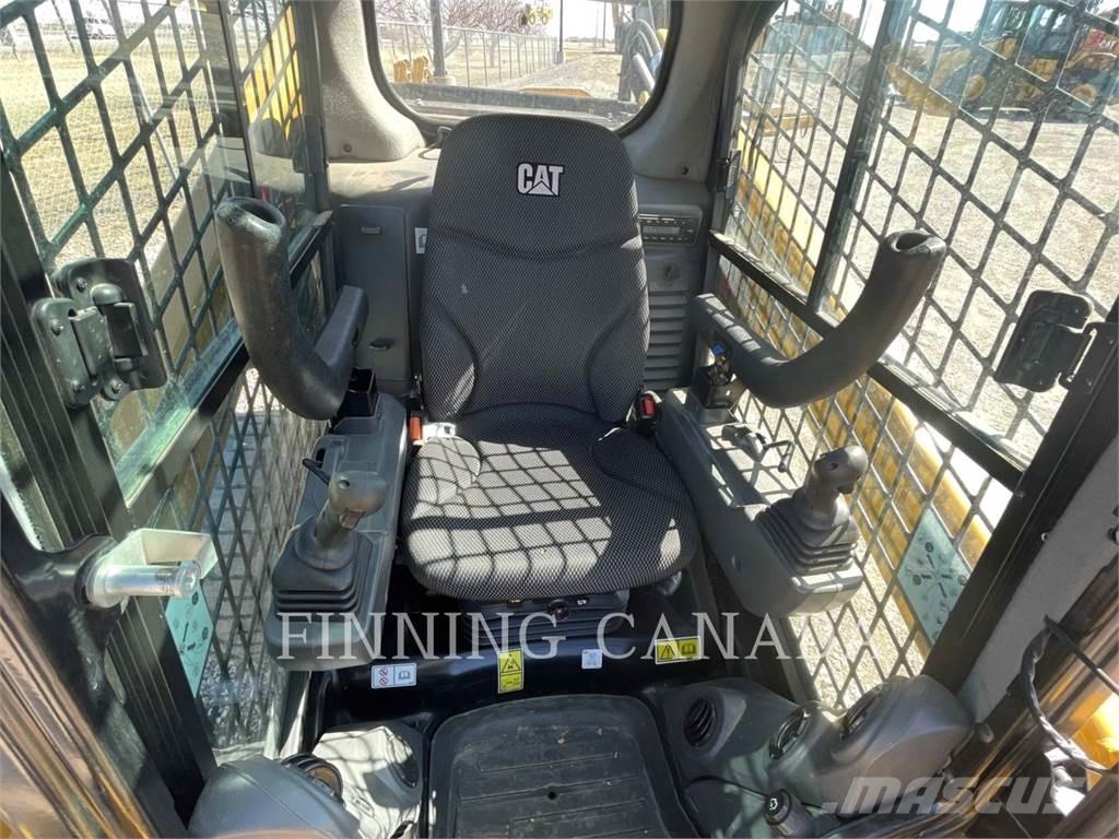 CAT 262D3 Міні-навантажувачі