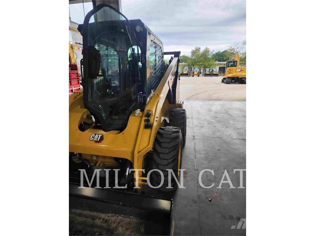CAT 262D3 Міні-навантажувачі