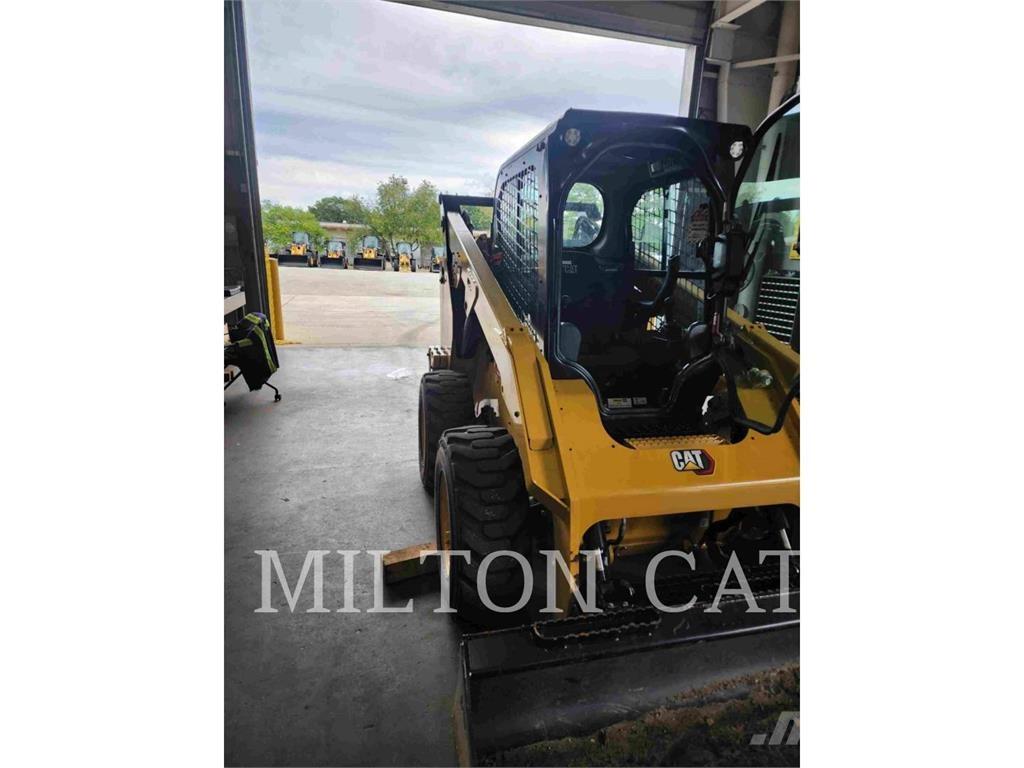 CAT 262D3 Міні-навантажувачі