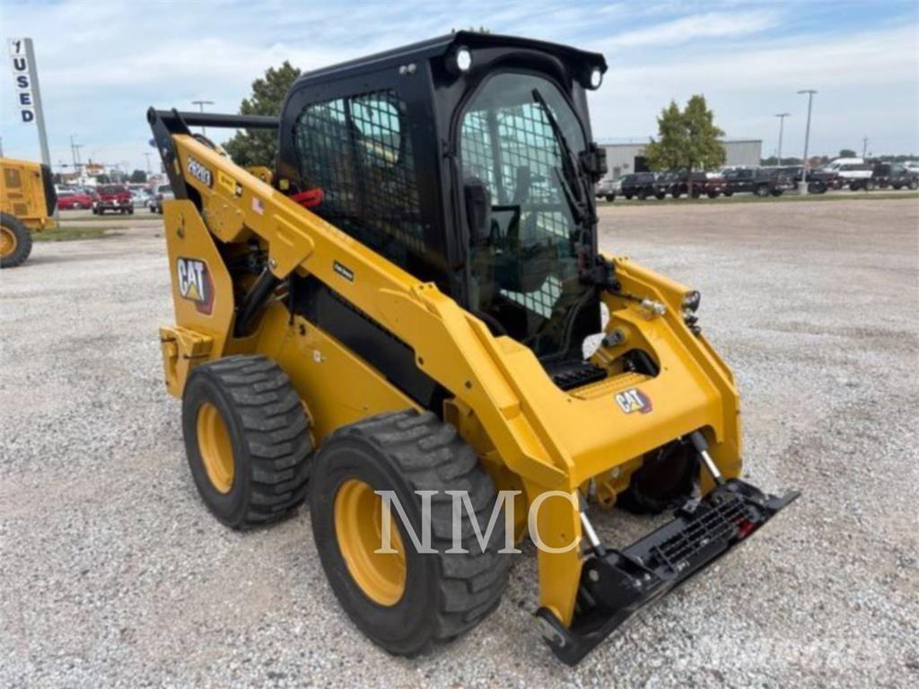 CAT 262D3 Міні-навантажувачі