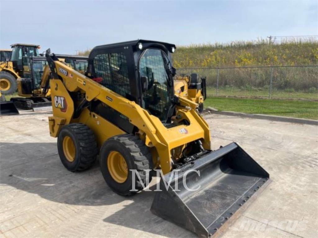 CAT 262D3 Міні-навантажувачі