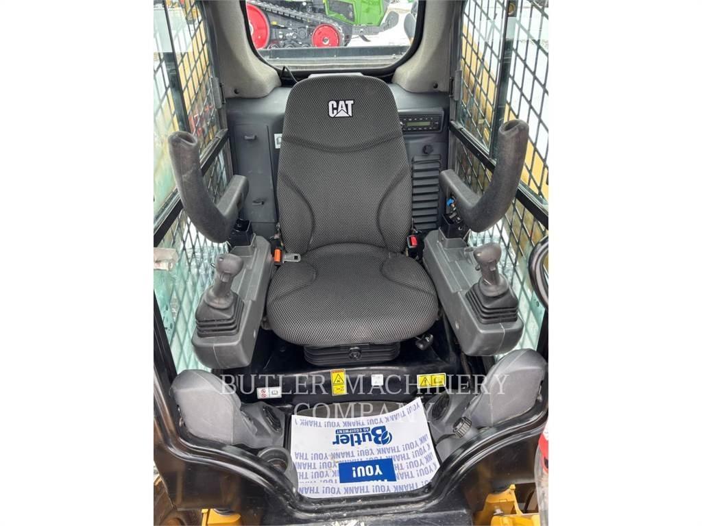 CAT 262D3 C3H3 Міні-навантажувачі
