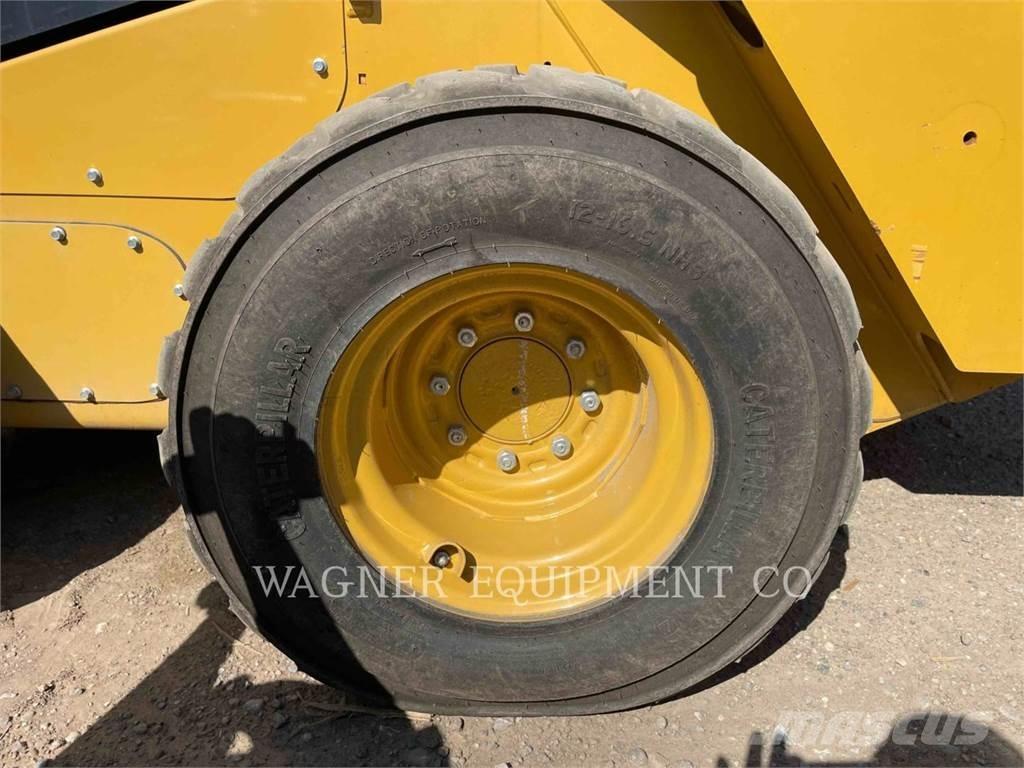 CAT 262D3 HF Міні-навантажувачі