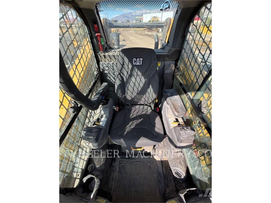 CAT 265 C3H2 Гусеничні вантажники