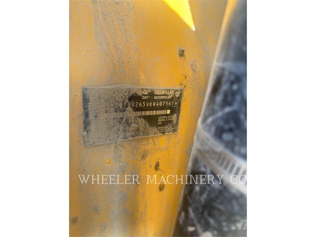 CAT 265 C3H2 Гусеничні вантажники