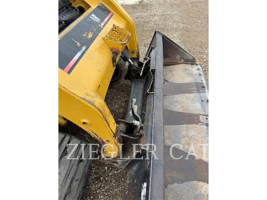 CAT 267B Гусеничні вантажники