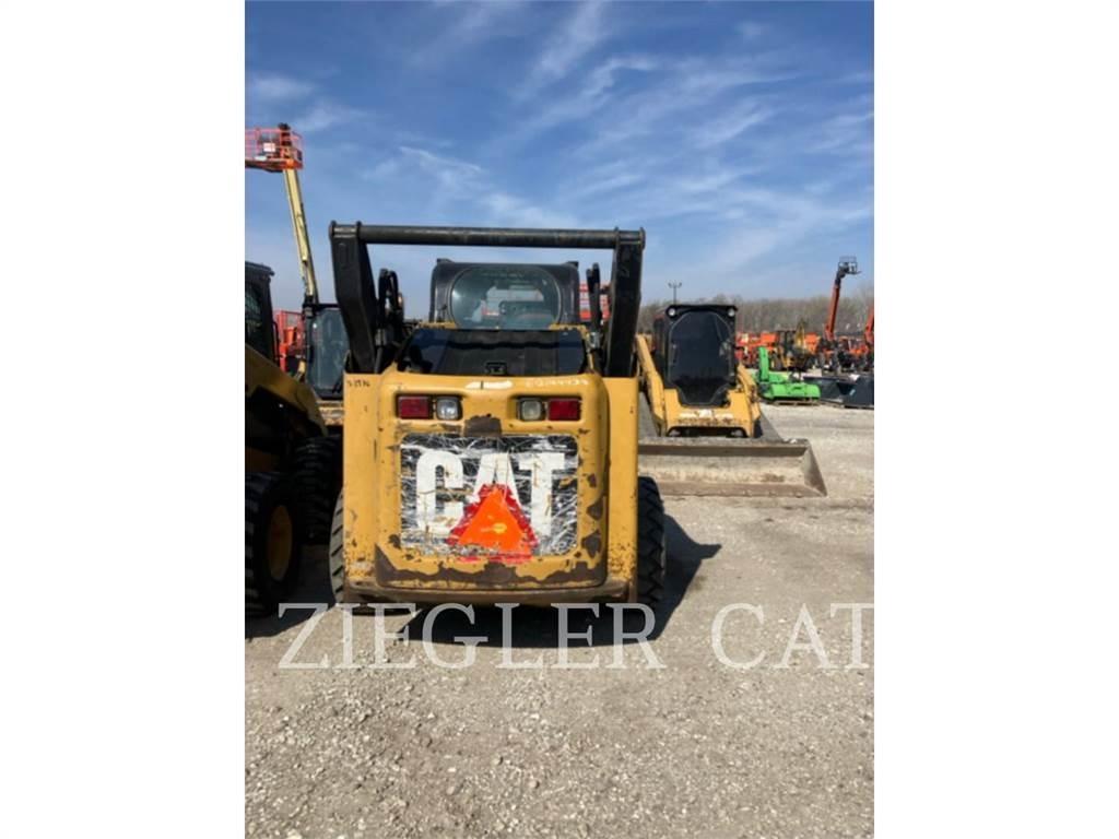 CAT 272C Міні-навантажувачі