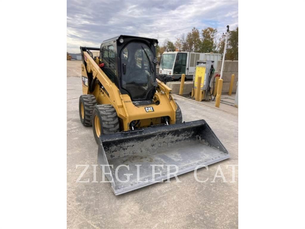 CAT 272D2 Міні-навантажувачі