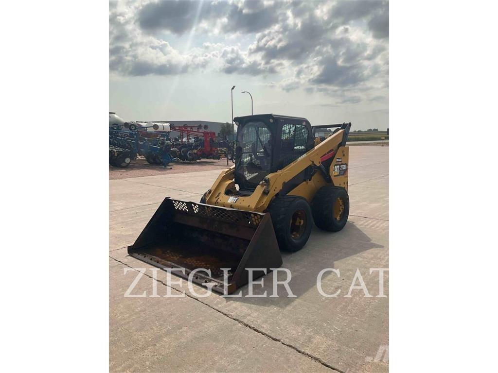 CAT 272D2XHP Міні-навантажувачі