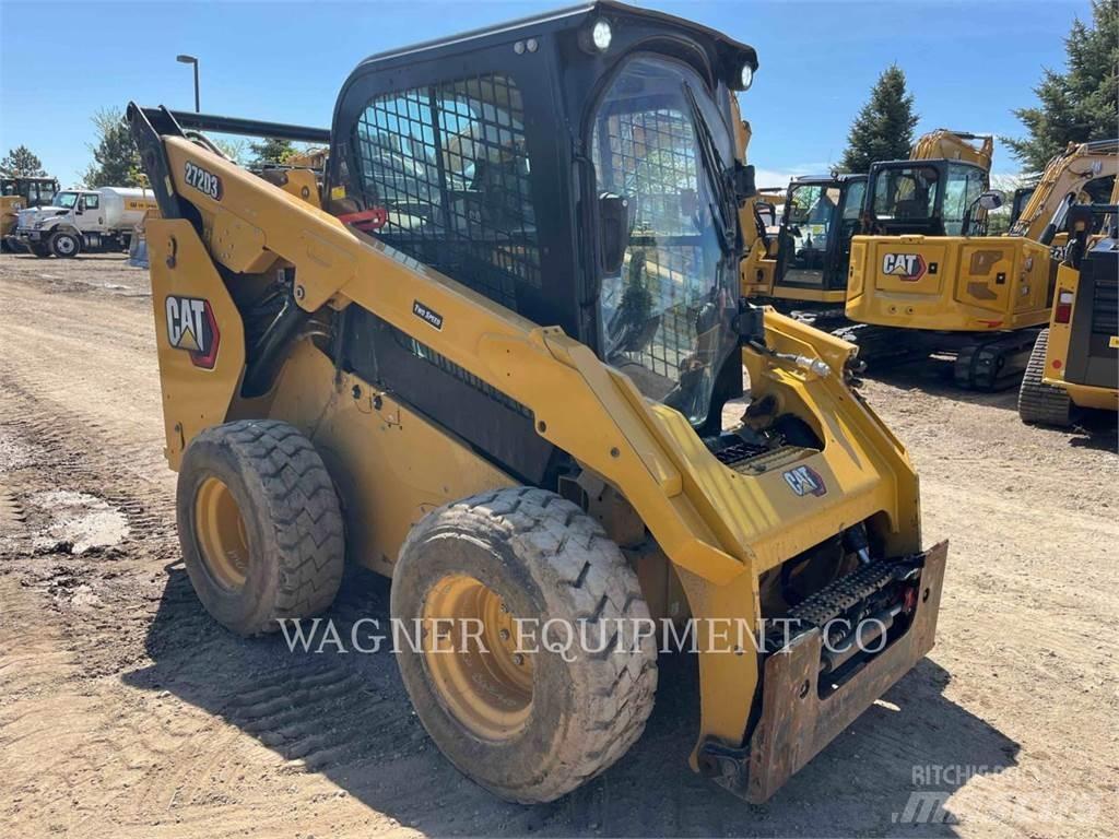 CAT 272D3 Міні-навантажувачі