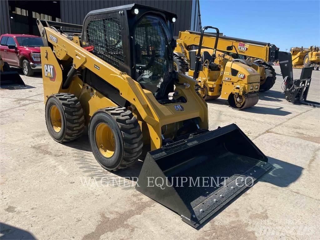 CAT 272D3 Міні-навантажувачі
