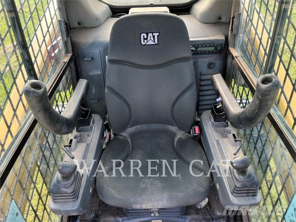CAT 272D3 C3H3 Міні-навантажувачі