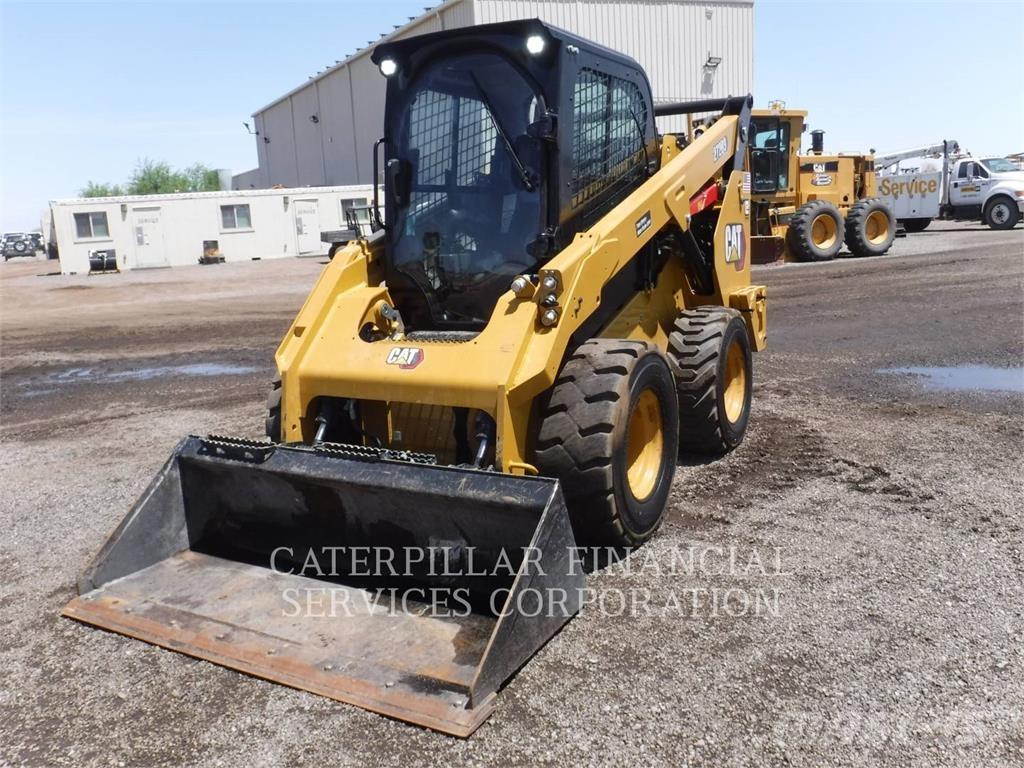 CAT 272D3HF Міні-навантажувачі