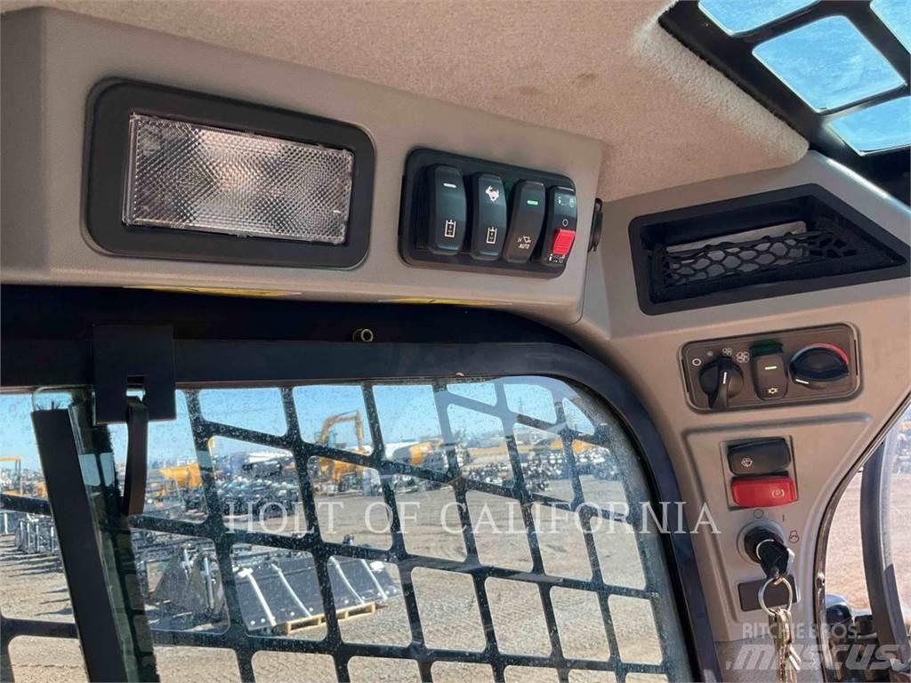 CAT 272D3XE Міні-навантажувачі