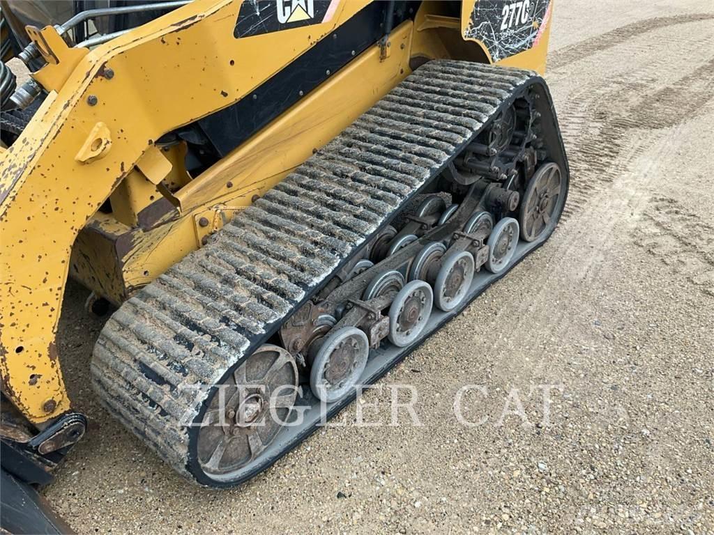 CAT 277C2 Гусеничні вантажники
