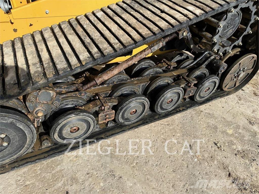 CAT 277D Гусеничні вантажники