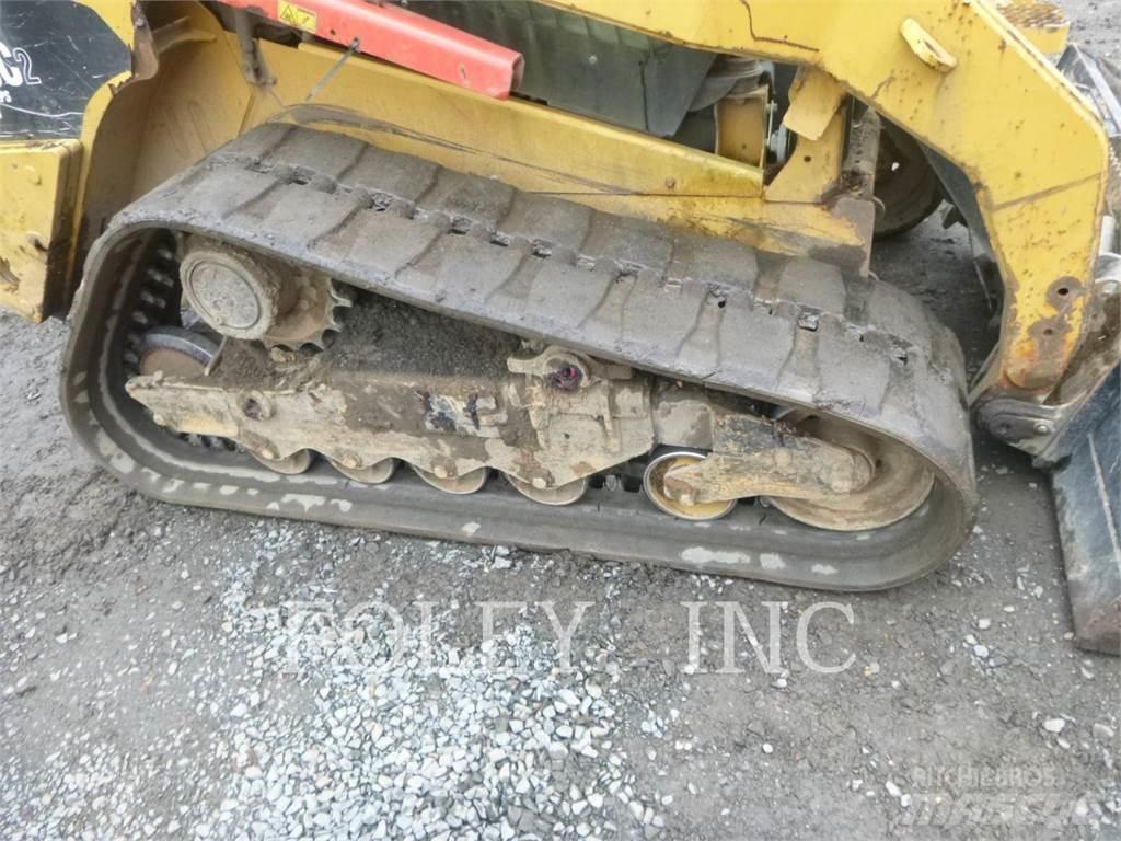 CAT 279C2 Гусеничні вантажники
