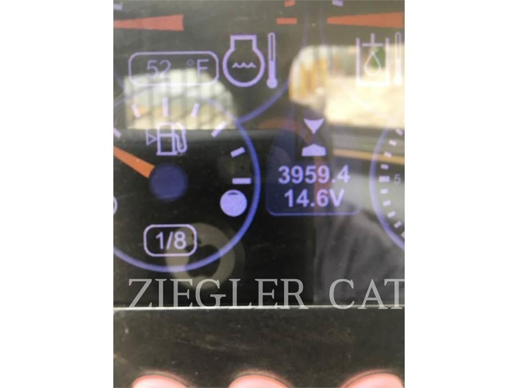 CAT 279D Гусеничні вантажники