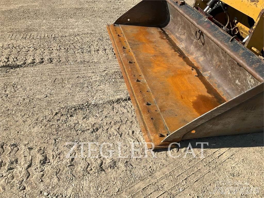 CAT 279D3 Гусеничні вантажники