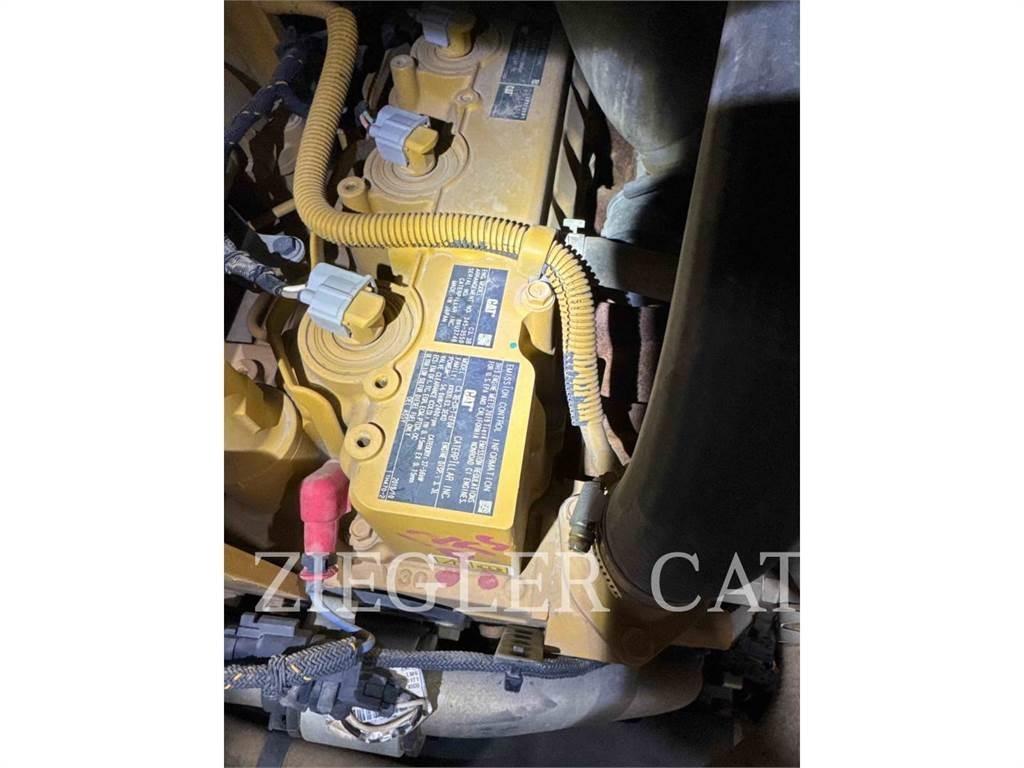 CAT 279D3 Гусеничні вантажники