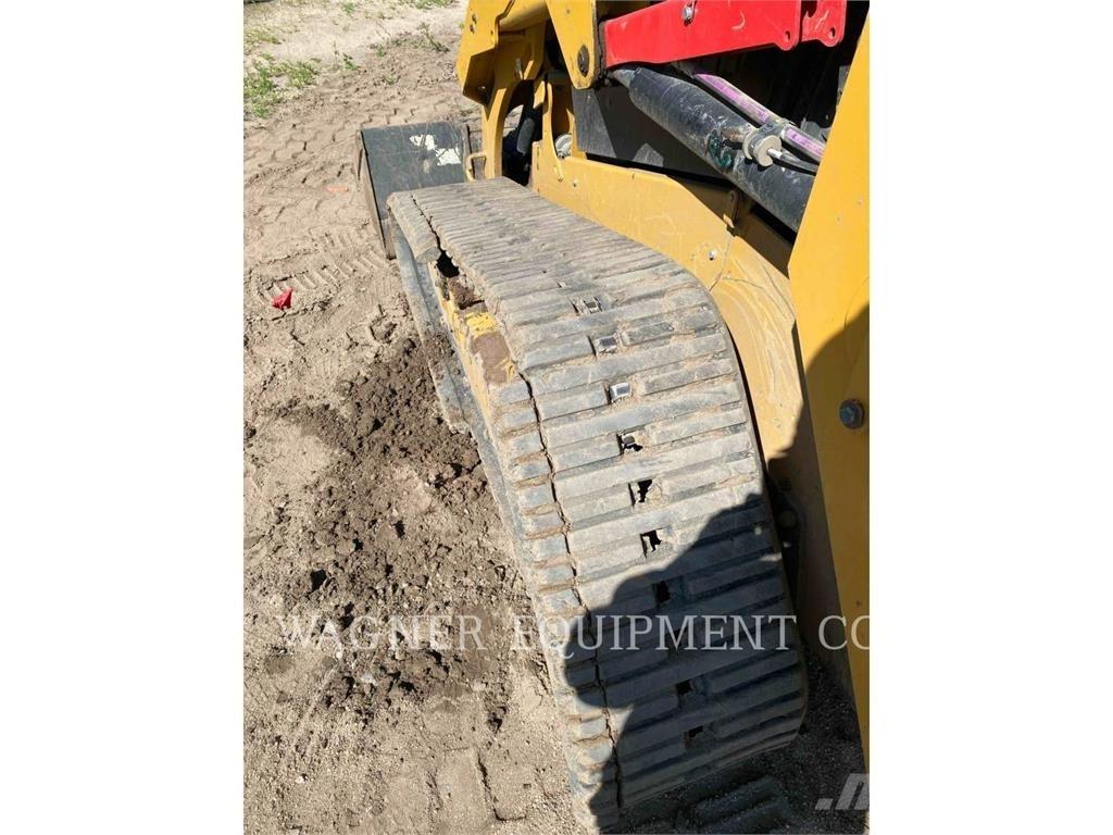 CAT 279D3 Гусеничні вантажники