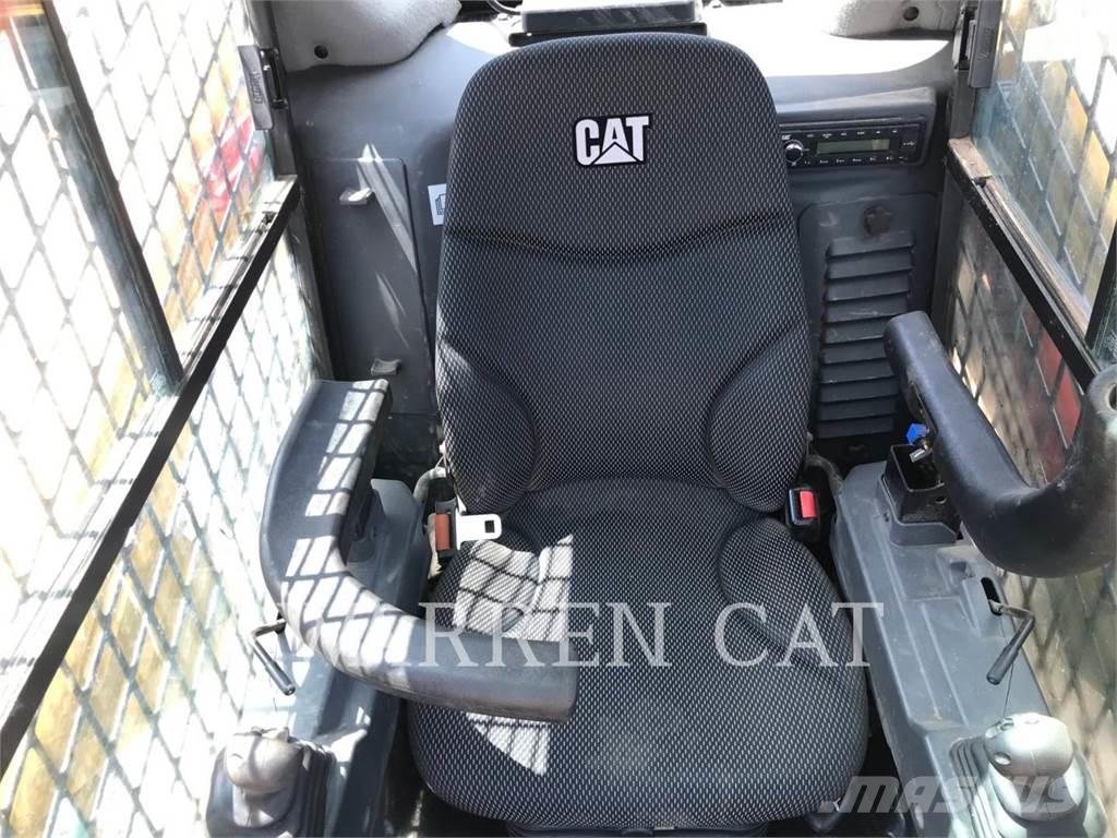 CAT 279D3 C3H2 Гусеничні вантажники
