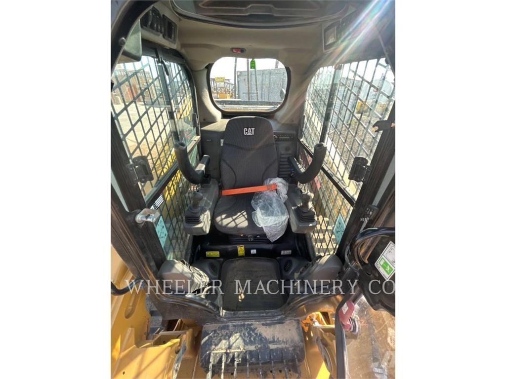 CAT 279D3 C3HF Гусеничні вантажники