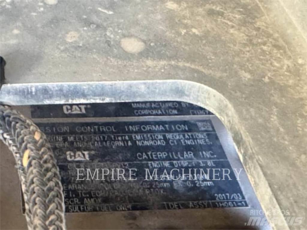CAT 299D2 Міні-навантажувачі