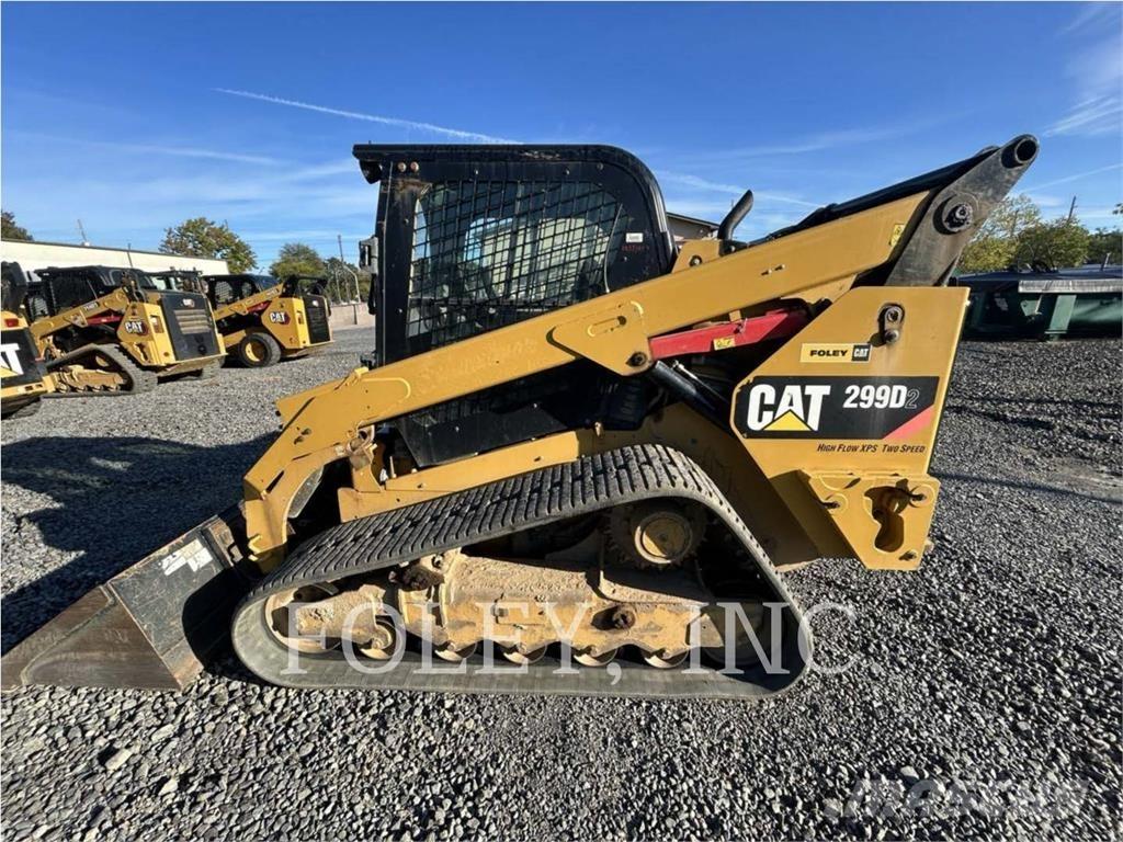 CAT 299D2 Гусеничні вантажники