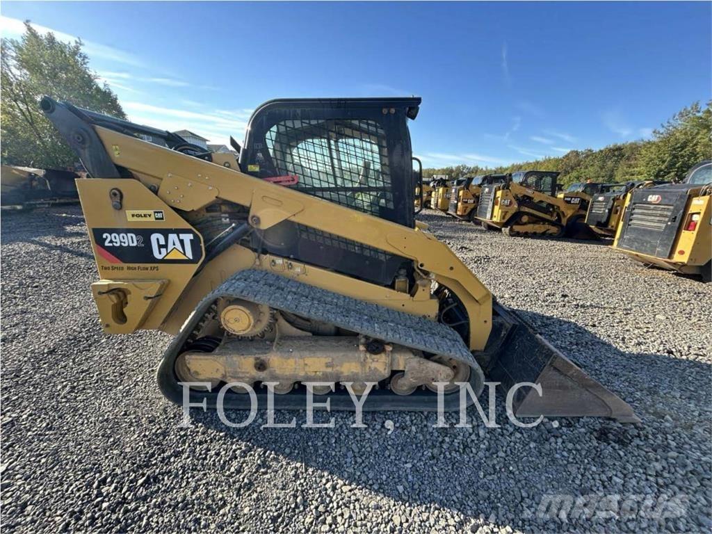 CAT 299D2 Гусеничні вантажники
