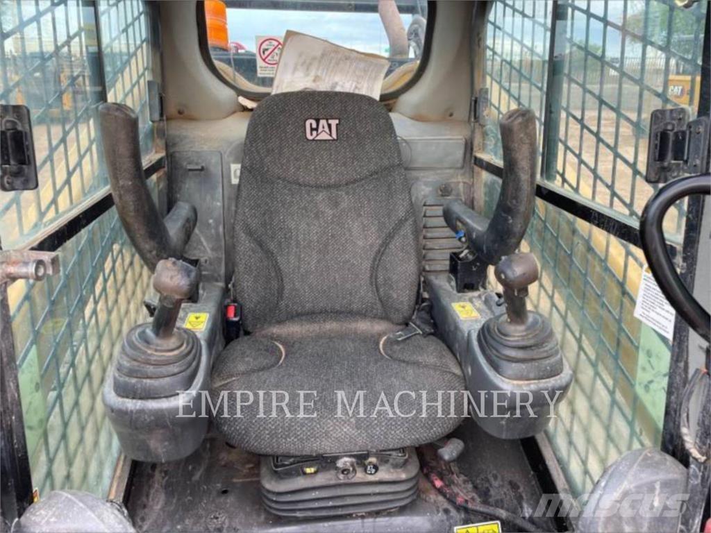 CAT 299D2 CA Міні-навантажувачі