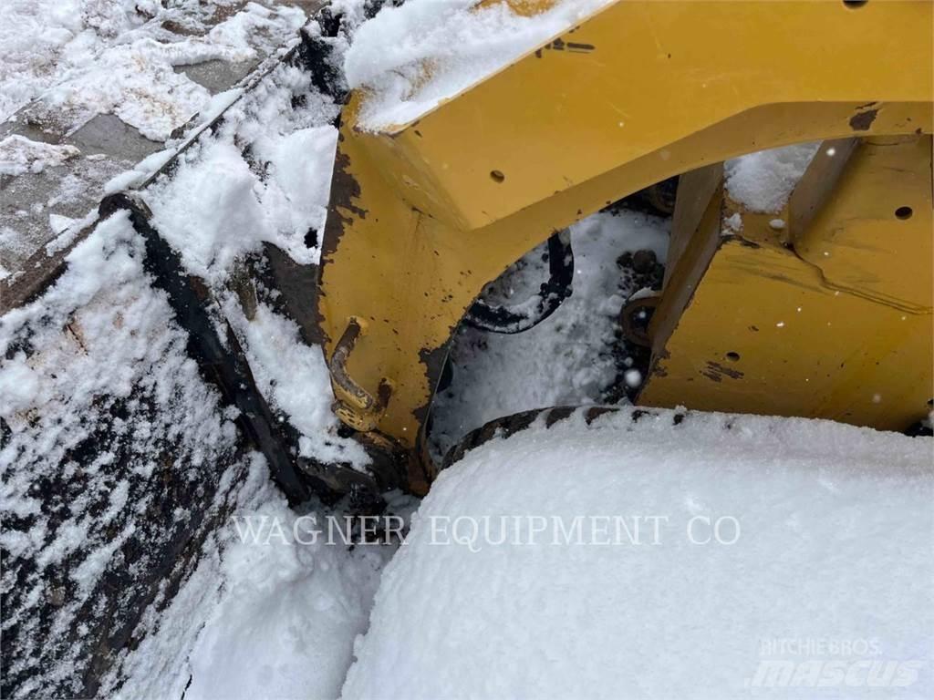 CAT 299D2 HF Гусеничні вантажники