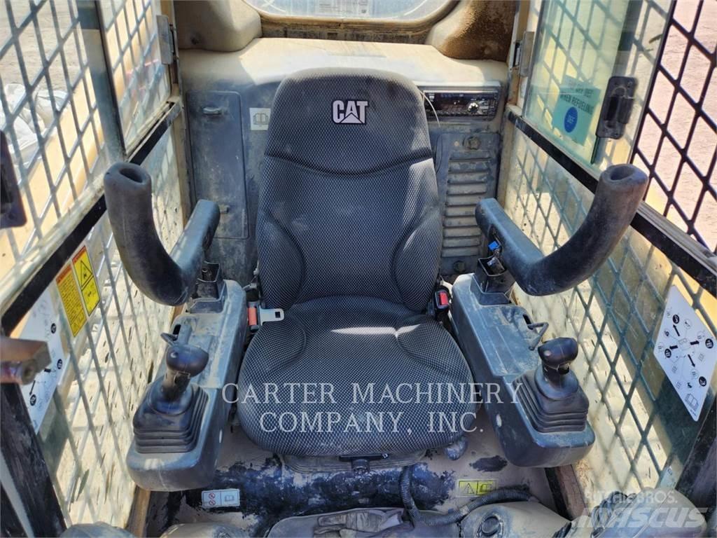CAT 299D3 Міні-навантажувачі