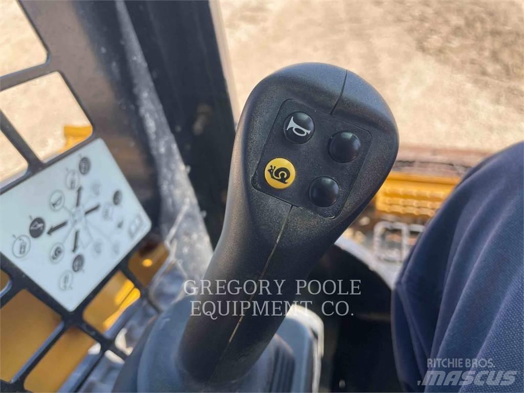 CAT 299D3 Гусеничні вантажники