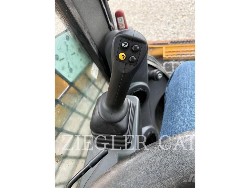 CAT 299D3 Гусеничні вантажники