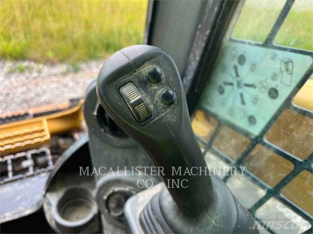 CAT 299D3 Гусеничні вантажники
