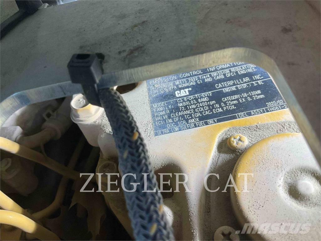 CAT 299D3 Гусеничні вантажники