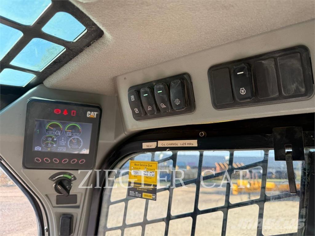 CAT 299D3 Гусеничні вантажники